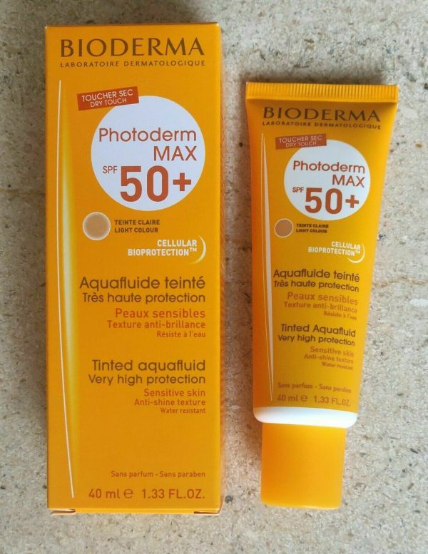 جعبه همراه کرم ضد آفتاب رنگ روشن فتودرم مکس آکوا فلوئید بایودرما SPF50+