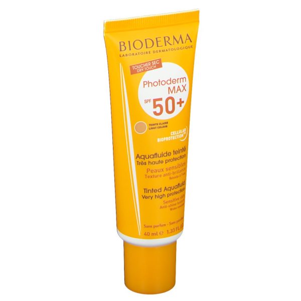 نیم رخ کرم ضد آفتاب رنگ روشن فتودرم مکس آکوا فلوئید بایودرما SPF50+