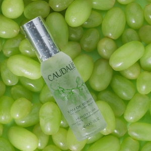 اسپری محلول شفاف کننده بیوتی الیکسیر کدلی 30ml همراه با انگور