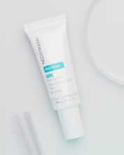 کرم دور چشم PHA 4% نئوستراتا 15ml