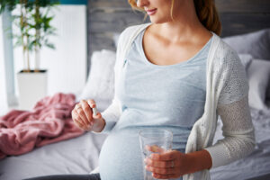 کمک  ویتامین به رشد جنین در دوران بارداری