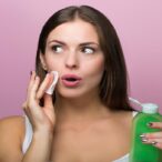محلول پاک کننده آرایش یا میلاسر واتر چیست و چه فوایدی برای پوست دارد؟
